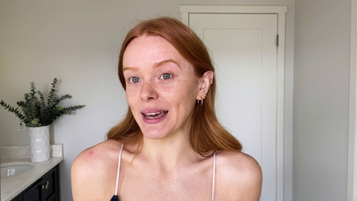 Abigail_Cowen27s_Effortless_Red_Lip___Guide_to_Red_Haired_Beauty___Beauty_Secrets___Vogue_scale_2x_ghq-50000007.jpg