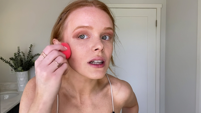 Abigail_Cowen27s_Effortless_Red_Lip___Guide_to_Red_Haired_Beauty___Beauty_Secrets___Vogue_scale_2x_ghq-52820290000018.jpg
